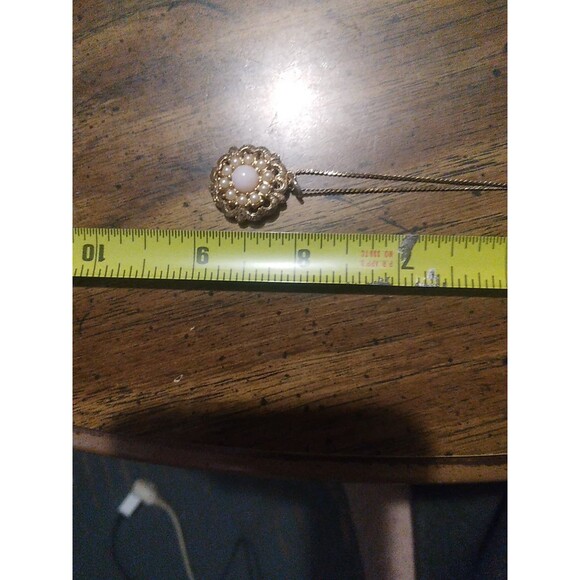 Vintage Signed Sarah Coventry Faux Pearl Pendant With G.F. Chain - Picture 5 of 5